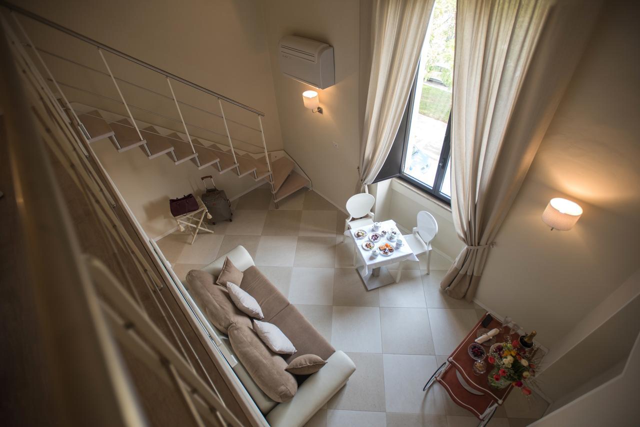 Palazzo Belsanti Bed & Breakfast เลชเช ภายนอก รูปภาพ