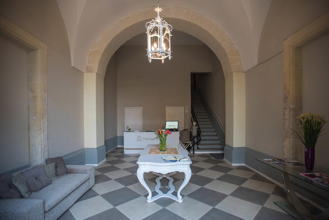 Palazzo Belsanti Bed & Breakfast เลชเช ภายนอก รูปภาพ
