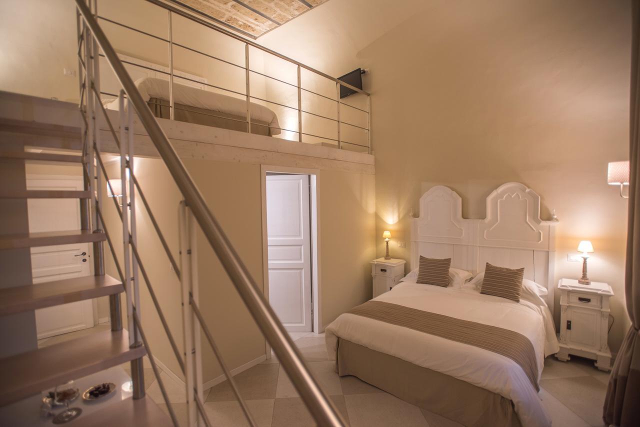 Palazzo Belsanti Bed & Breakfast เลชเช ภายนอก รูปภาพ